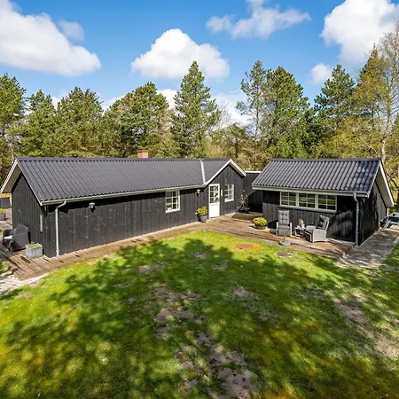 Ufred - 1-3km To The Inlet By Interhome Feriehus